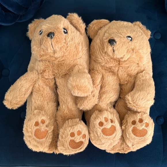BRAND NEW!! Teddy Bear Slippers - Picture 1 of 3